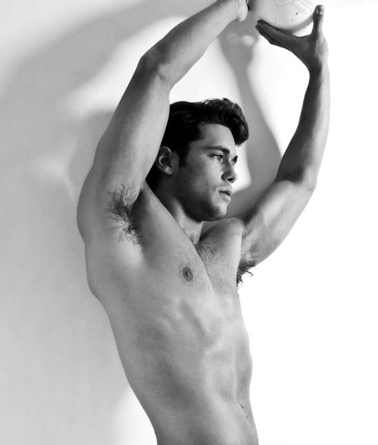 http://www.gaybodyblog.com/wp-content/uploads/2010/04/Nick-Ayler-7.jpg