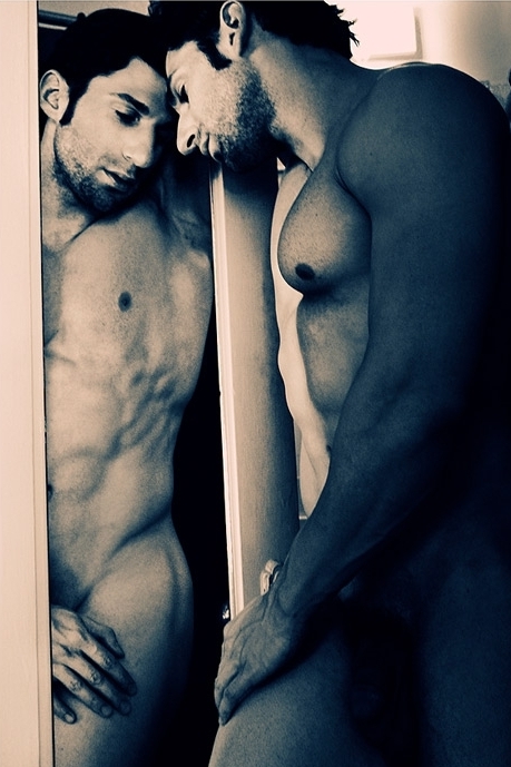 Joel Evan Tye 35 Joel Evan Tye 35 Joel Evan Tye Part 2: Exposed and Full Frontal Nude for the holidays