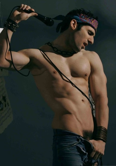 Joel Evan Tye 71 Joel Evan Tye 71 Joel Evan Tye Part 2: Exposed and Full Frontal Nude for the holidays