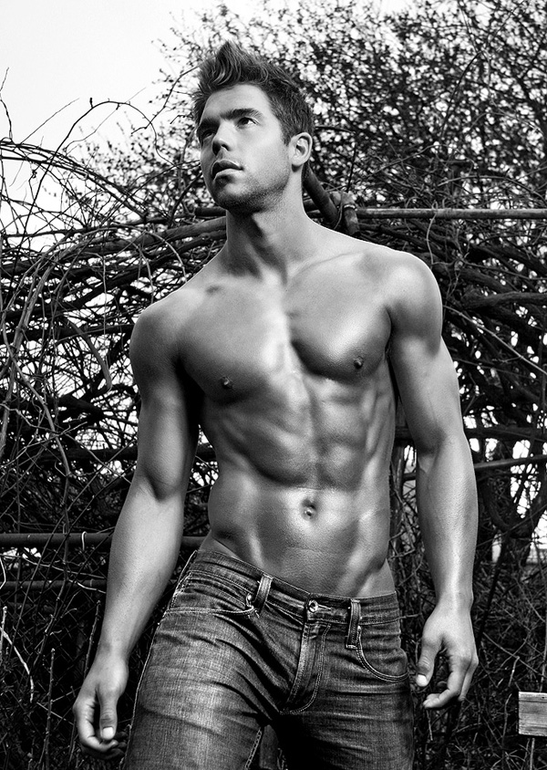 Chris Cuba - Shiny Muscle Body Chris Cuba Shiny Muscle Body Hispanic Hottie Chris Cuba