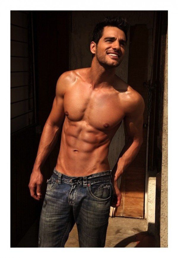 Isac Fioravante 9 600x867 Former Mr Brazil Hopeful   Isac Fioravante