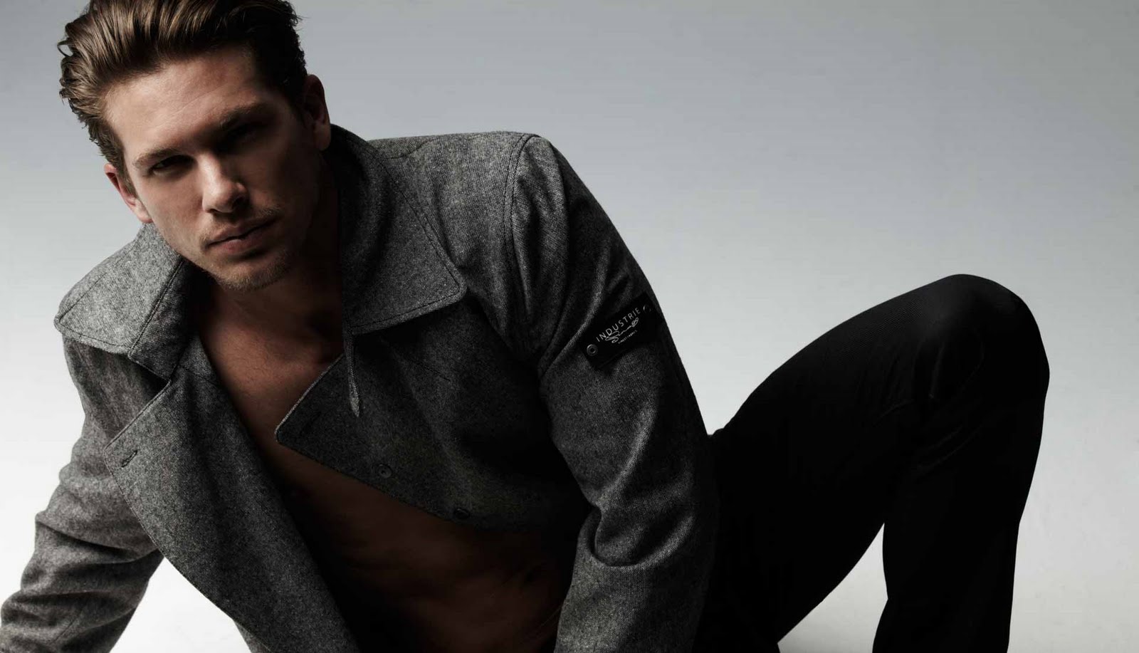 Adam Senn for Industrie 8 Adam Senn for Industrie 8 Adam Senn for Industrie