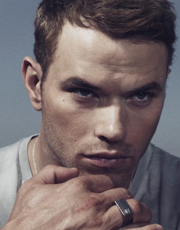 Kellan Lutz 1 600x768 Kellan Lutz   Hotter Than Ever