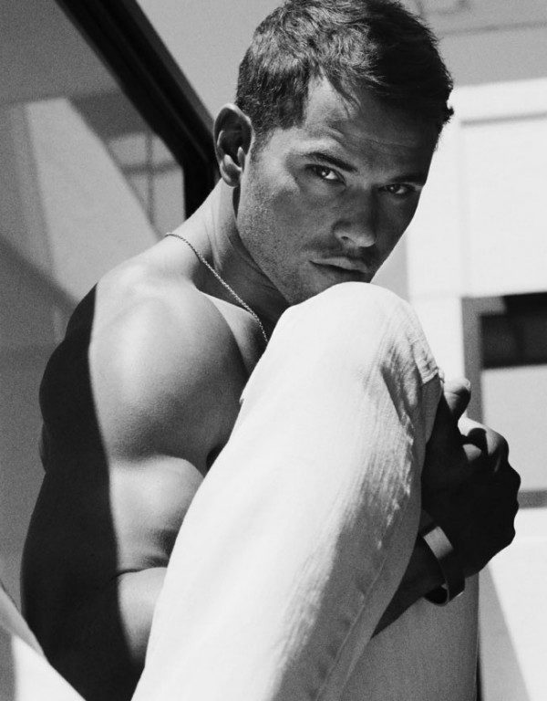 Kellan Lutz 6 600x768 Kellan Lutz   Hotter Than Ever