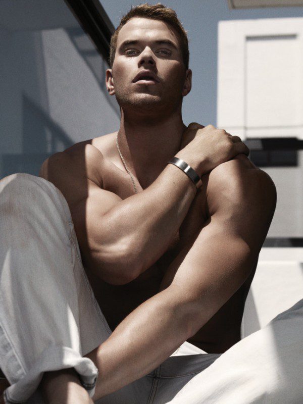 Kellan Lutz 7 600x800 Kellan Lutz   Hotter Than Ever