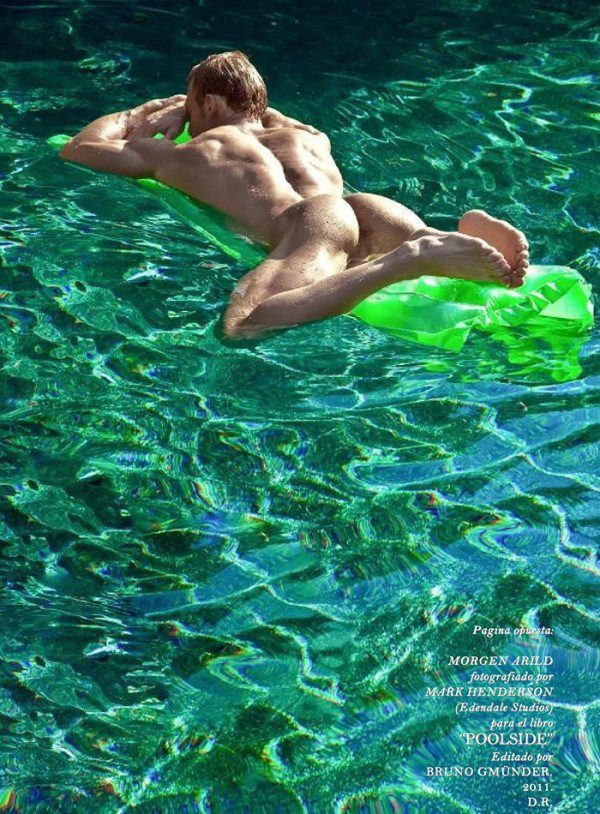 naked muscle hunk 7 naked muscle hunk 600x814 Awesome Masculinity By Photographer Mark Henderson