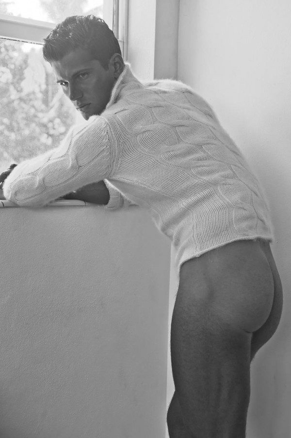 Nikola Bugarin 6 600x903 Getting Naked With Nikola Bugarin
