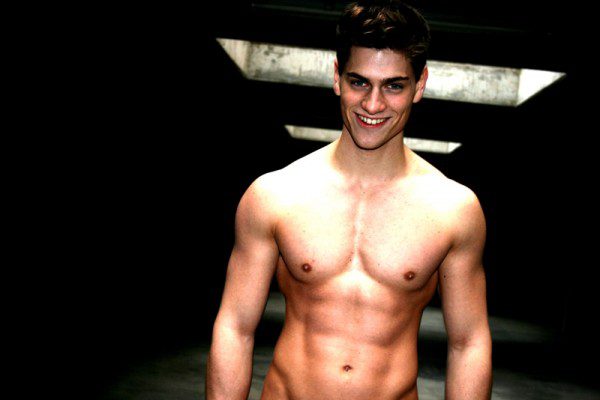 Hot and Sexy Mickael Testard Mickael Testard3 600x400 The Delicious Mickael Testard