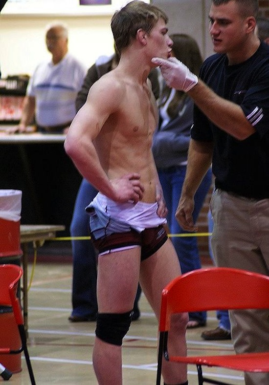 Sporty Muscle Jocks (3) Sporty Muscle Jocks 9 Can A Straight Guy Wear A Pink Sports Jock?