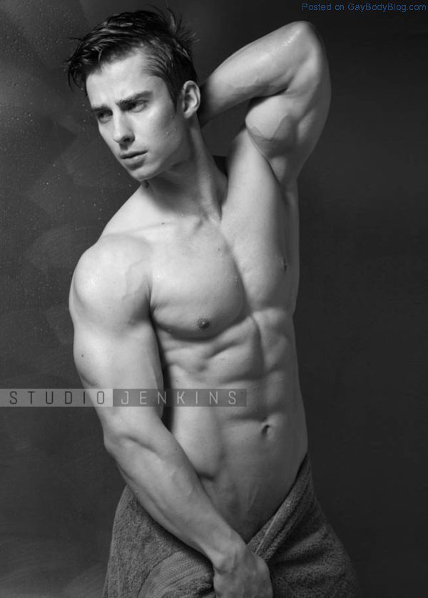 Tyson Dayley торс